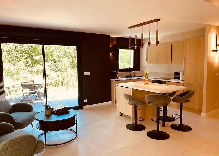 別荘 La Perle Des Sylves *